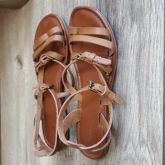 Altar'd State Sandals - Picture 5 of 8